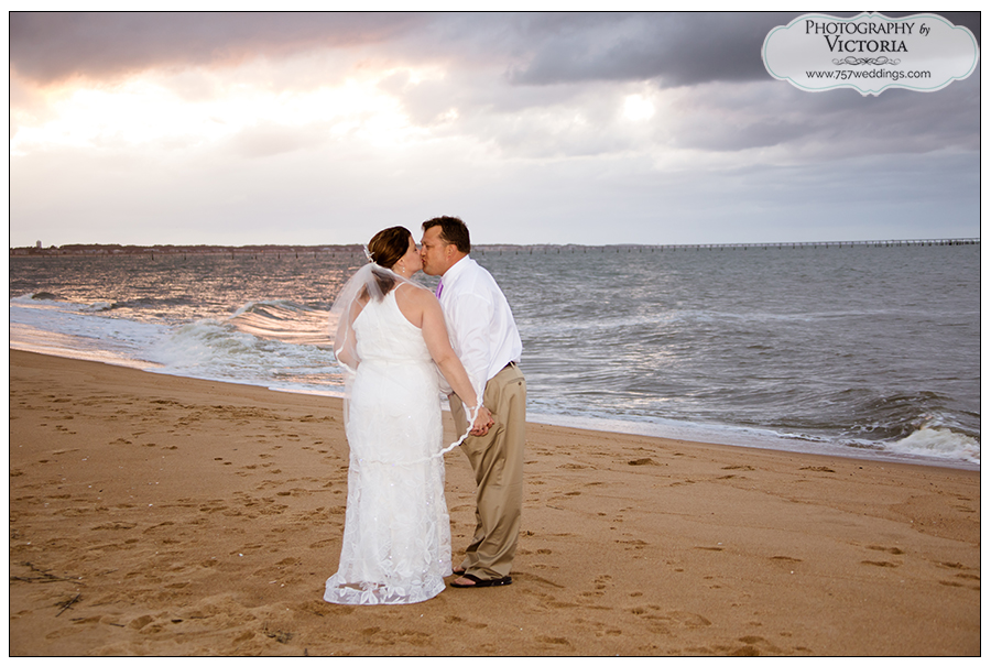 Beach Wedding Packages at First Landing State Park - Photography by Victoria Begault - Chesapeake Bay Wedding - 757Weddings.com