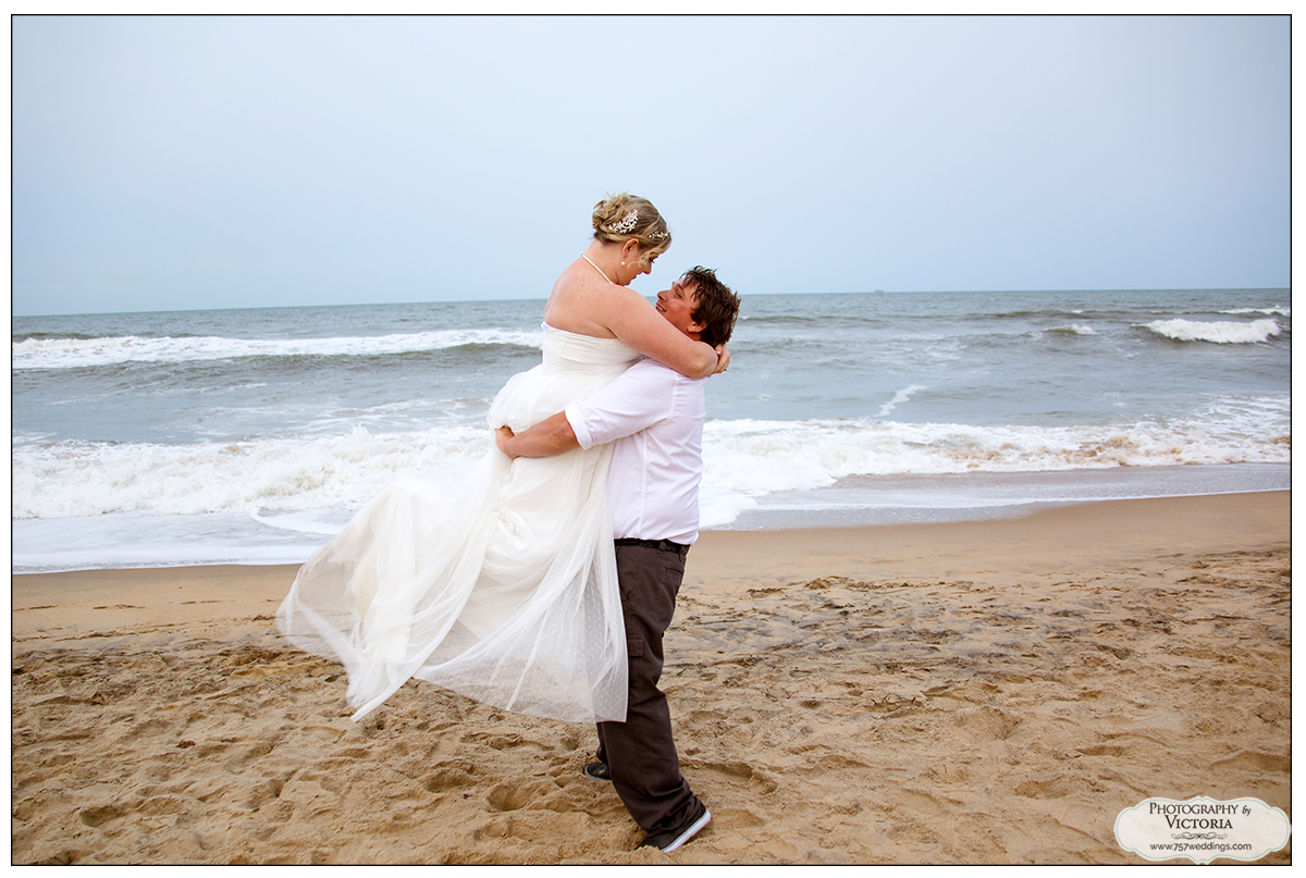 Sara and Shawn's Virginia Beach oceanfront elopement - 757weddings.com - Photography by Victoria Begault - Ceremony officiated by Reverend Bruce Begault