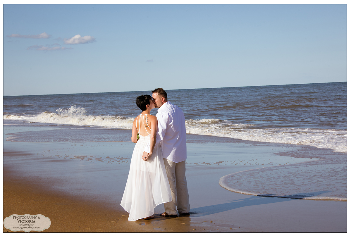 Jill and Ryan's Virginia Beach oceanfront elopement with 757weddings.com. Officiated by Reverend Bruce Begault and photographed by Victoria Begault.
