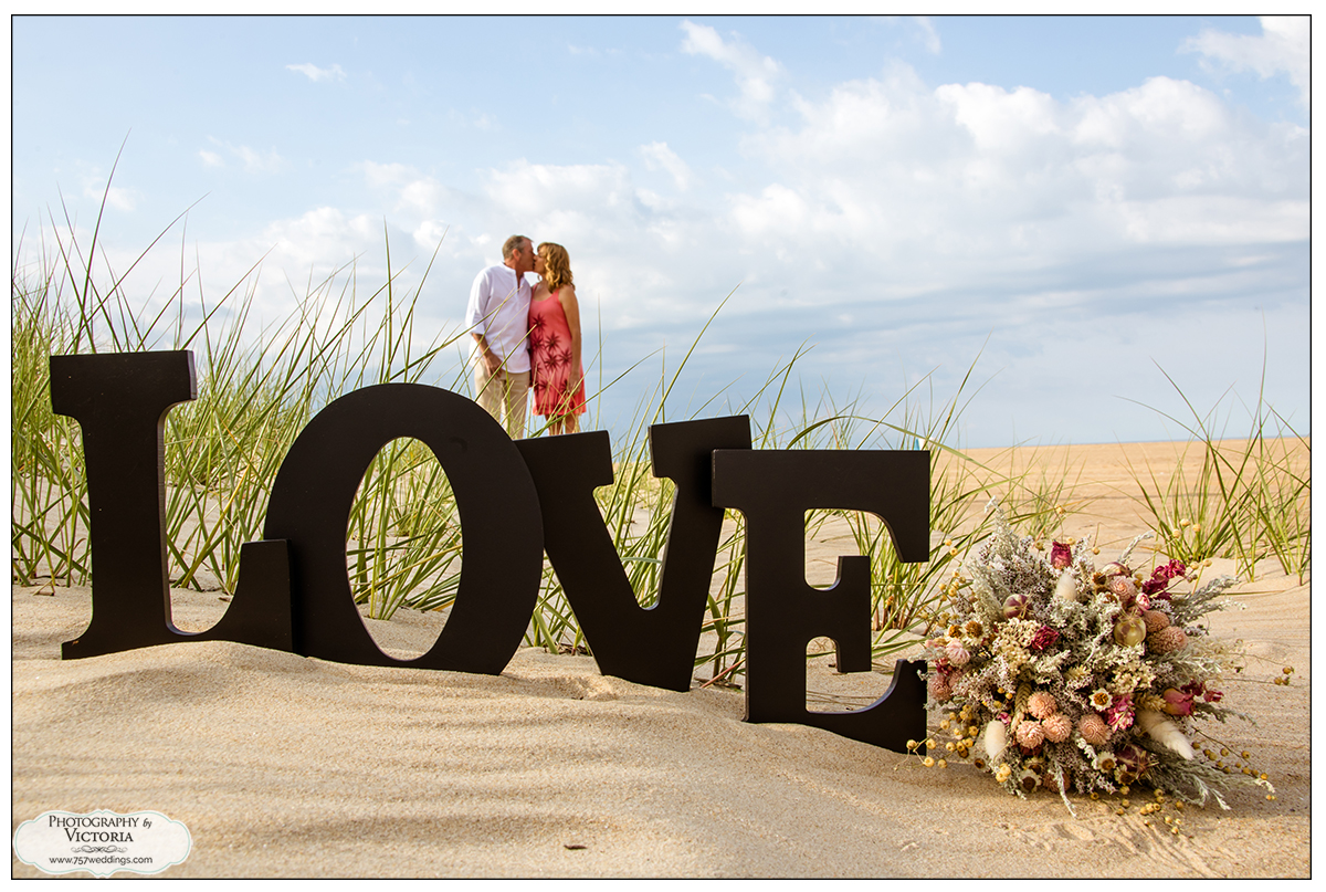 Lisa and Troy's Virginia Beach elopement with Virginia Beach Wedding Chapel 757weddings.com