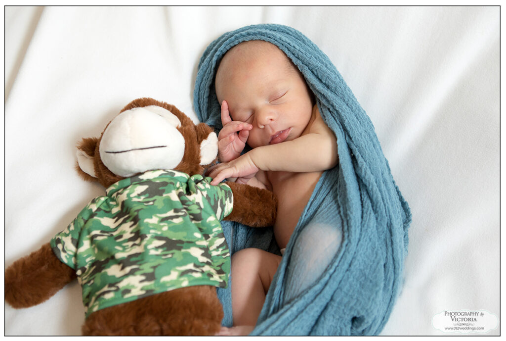 Newborn Portraits: Baby Lane